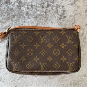 Louis Vuitton pochette accessoires